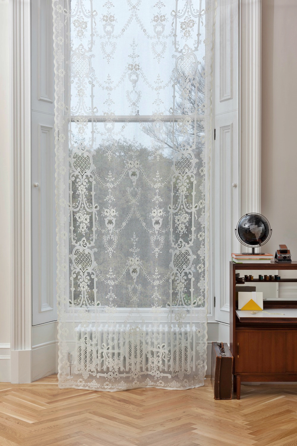 NEW Abbey Rose White Floral Lace Curtain by Lorraine 
