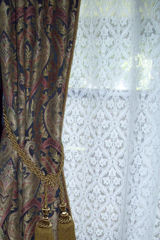 Brownstone curtain